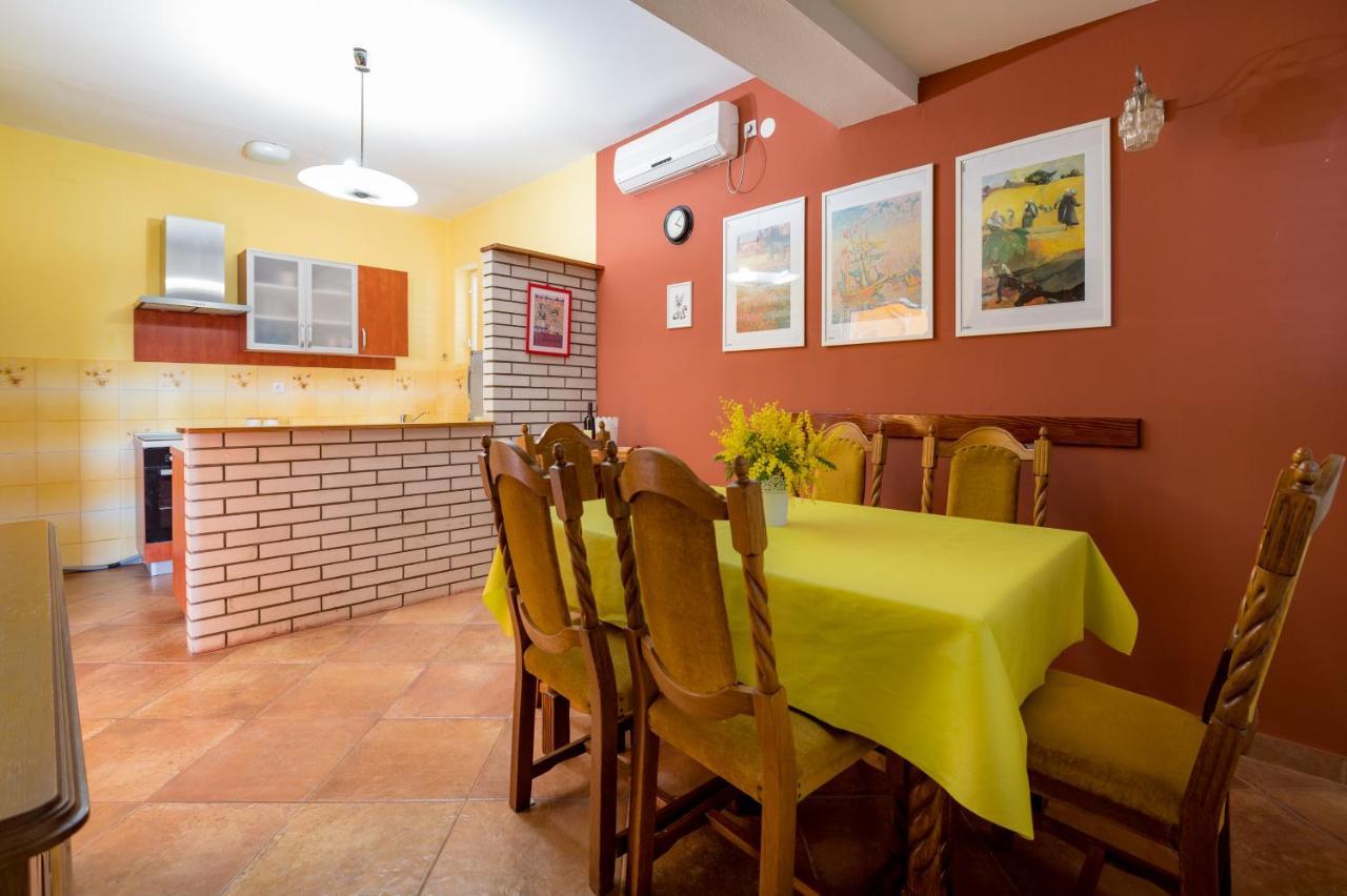 Holiday Home Nives Tivat Kültér fotó