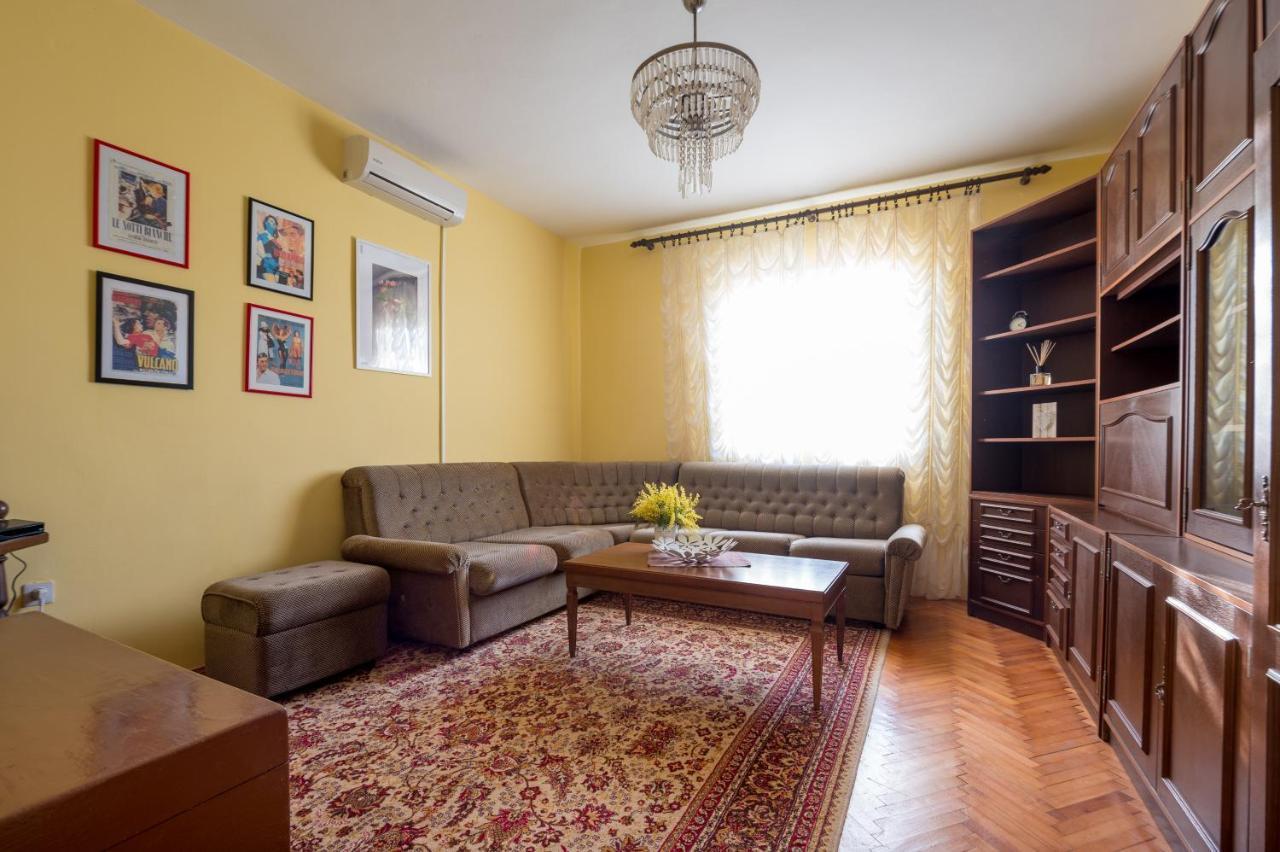 Holiday Home Nives Tivat Kültér fotó