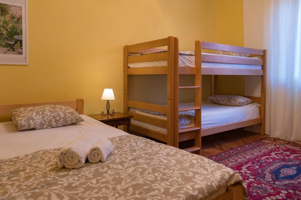 Holiday Home Nives Tivat Kültér fotó