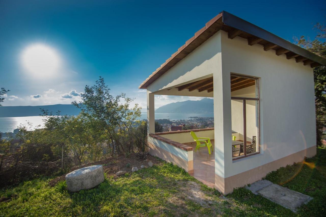 Holiday Home Nives Tivat Kültér fotó